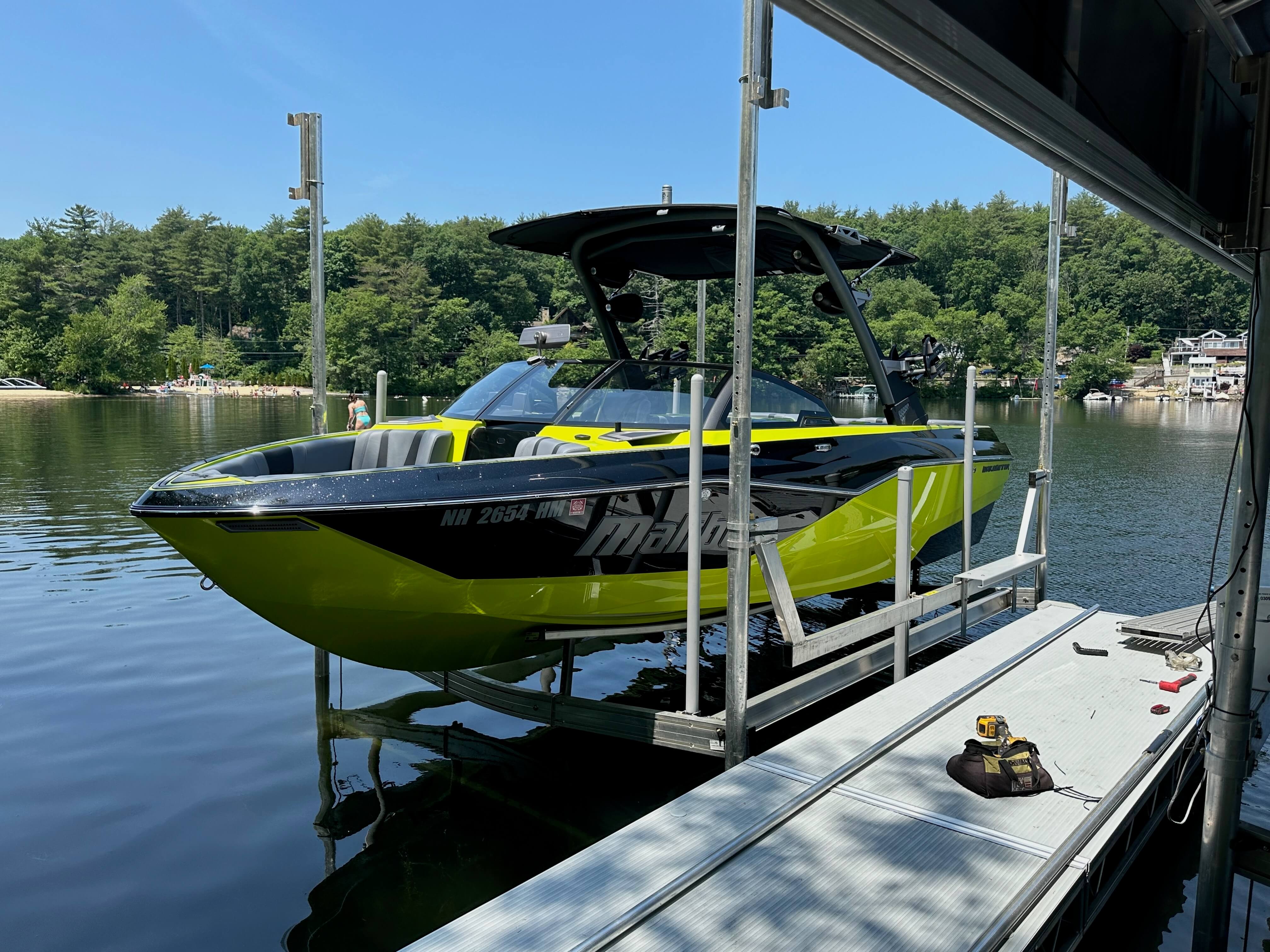2023 Malibu 22 LSV with only 32 hours Icon